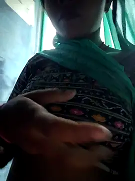 Snapshot of Monika_thakurr chatting on 06-19-26, 12:53 Monika thakurr online show from 06-19-26, 12:53
