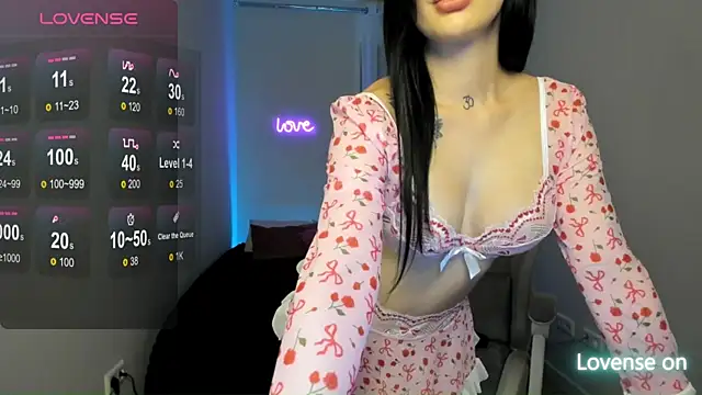 Snapshot of SelinaStorm chatting on 06-24-26, 01:15 SelinaStorm online show from 06-24-26, 01:15