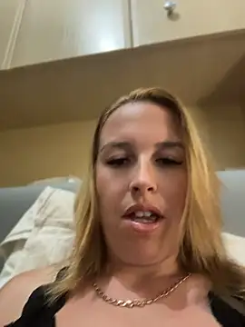 amberrose094 online show from 08-09-26, 06:13