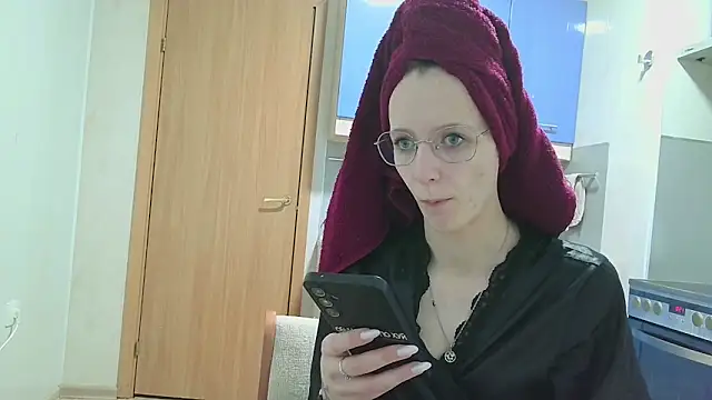 Lucy Divine online show from 12-18-25, 09:54