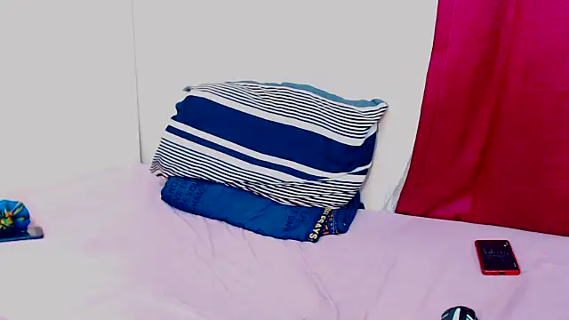 Snapshot of FreakyScarlet00 chatting on 10-04-25, 07:28 FreakyScarlet00 online show from 10-04-25, 07:28