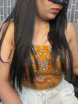 Snapshot of Riya-6969 chatting on 07-10-26, 03:03 Riya-6969 online show from 07-10-26, 03:03