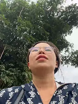 Snapshot of han-cute chatting on 10-13-25, 12:32 han-cute online show from 10-13-25, 12:32