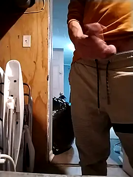 Snapshot of rosembertg chatting on 11-08-25, 06:13 rosembertg online show from 11-08-25, 06:13