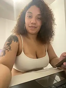 Snapshot of MorganaBelc chatting on 11-13-25, 04:17 MorganaBelc online show from 11-13-25, 04:17