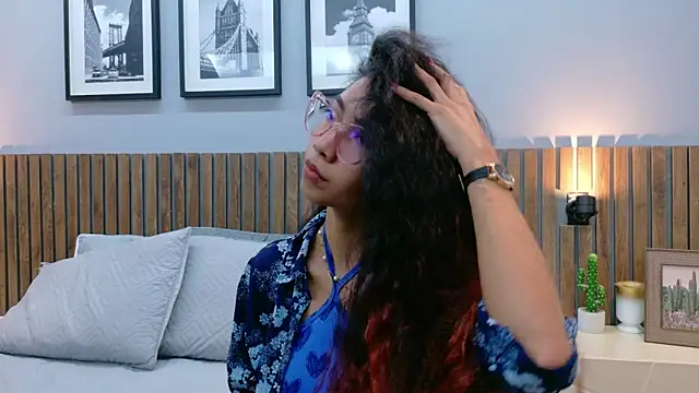 luna roja25 online show from 11-25-25, 01:33