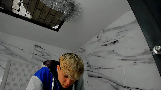 Ari and Storm online show from 09-17-25, 01:46