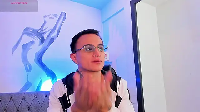 LiamDeep online show from 03-10-26, 01:54