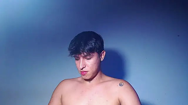 rowanbigboy23 online show from 04-21-26, 07:14