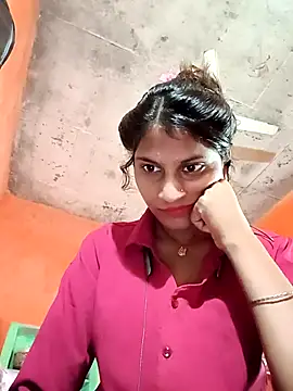 Snapshot of Jyoti_thakurr chatting on 09-18-25, 05:09 Jyoti thakurr online show from 09-18-25, 05:09