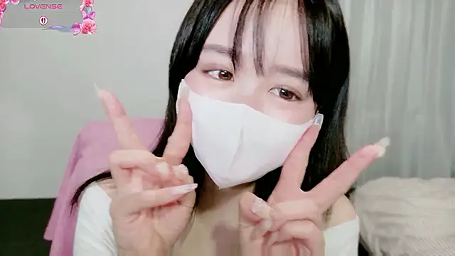 Snapshot of Anne_Anne_chan chatting on 10-15-25, 10:26 Anne Anne chan online show from 10-15-25, 10:26