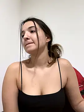 Snapshot of MissMay chatting on 10-21-25, 04:08 MissMay online show from 10-21-25, 04:08