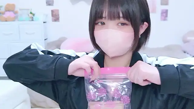 Hinata Sun online show from 03-12-26, 08:37