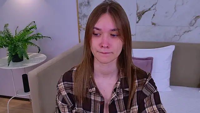 AmadaReine online show from 10-01-25, 04:02