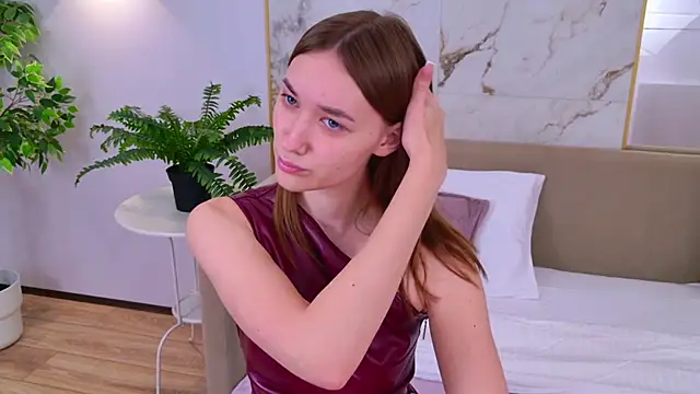 AmadaReine online show from 11-10-25, 04:17