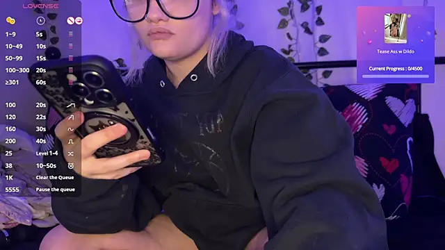 Snapshot of xxNaughtyNicolexx chatting on 10-05-25, 12:09 xxNaughtyNicolexx online show from 10-05-25, 12:09