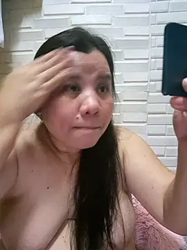 hotlyn45 online show from 11-24-25, 12:16