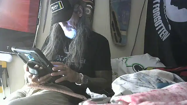 crassanova online show from 04-28-26, 02:27