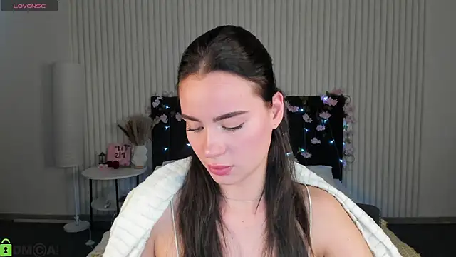 Ameli Povilain online show from 12-23-25, 06:11