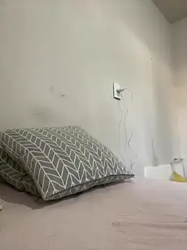 Katianesantos online show from 10-15-25, 06:08