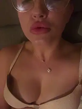 PinkiePlgirl online show from 09-22-25, 11:40