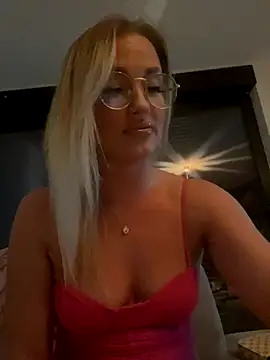 PinkiePlgirl online show from 09-23-25, 08:01