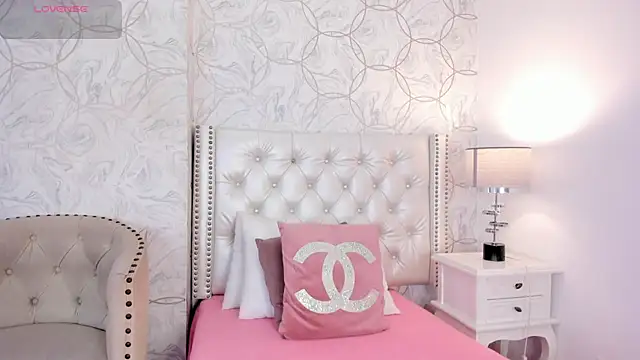 amara rousse online show from 12-20-25, 11:28