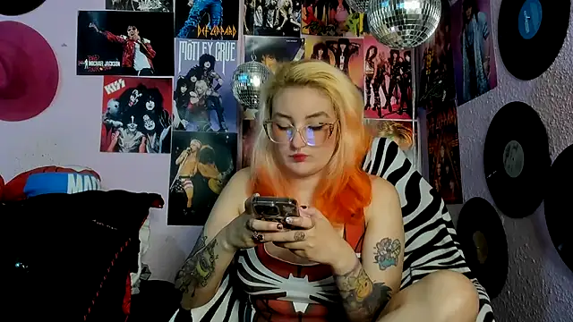 Snapshot of Avril_Maria chatting on 02-25-26, 06:06 Avril Maria online show from 02-25-26, 06:06