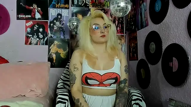 Avril Maria online show from 05-25-26, 10:16