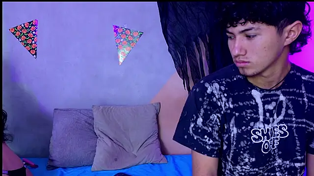 Laura and Kevin online show from 11-04-25, 01:21