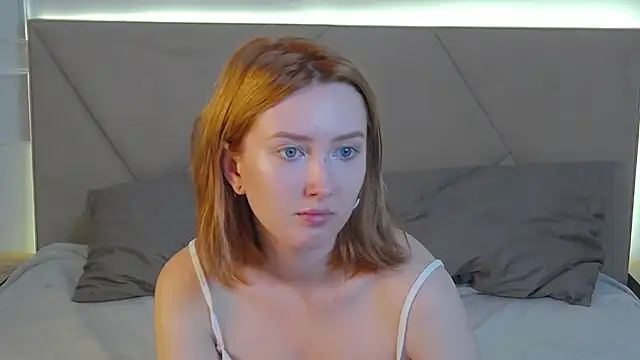 Snapshot of MarianeSun chatting on 07-02-26, 04:07 MarianeSun online show from 07-02-26, 04:07