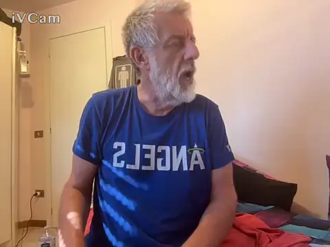 Snapshot of Pigna16PSRN chatting on 06-27-26, 04:01 Pigna16PSRN online show from 06-27-26, 04:01