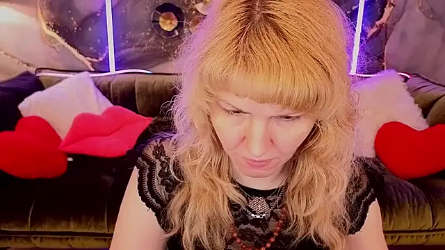 Snapshot of NatalyChanell chatting on 09-18-25, 10:23 NatalyChanell online show from 09-18-25, 10:23