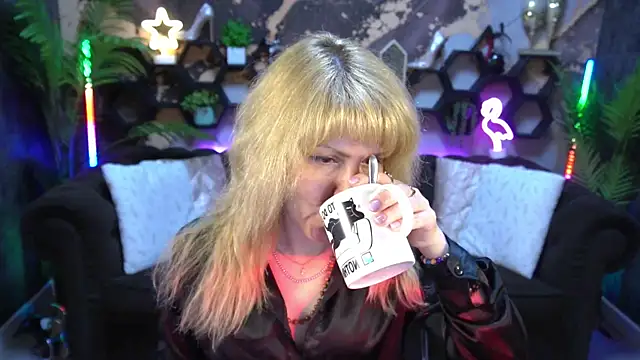 Snapshot of NatalyChanell chatting on 09-20-25, 03:35 NatalyChanell online show from 09-20-25, 03:35