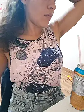 euahotmarii20 online show from 11-17-25, 10:21