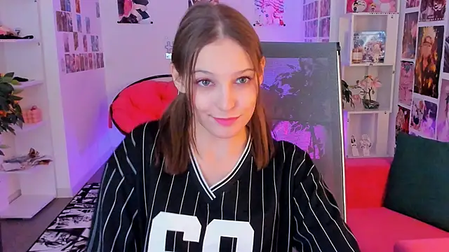 Snapshot of JenniferKiim chatting on 10-04-25, 11:19 JenniferKiim online show from 10-04-25, 11:19