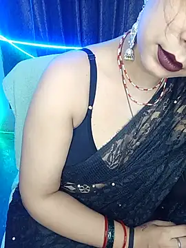 Snapshot of Oh_011 chatting on 06-16-26, 04:09 Oh 011 online show from 06-16-26, 04:09