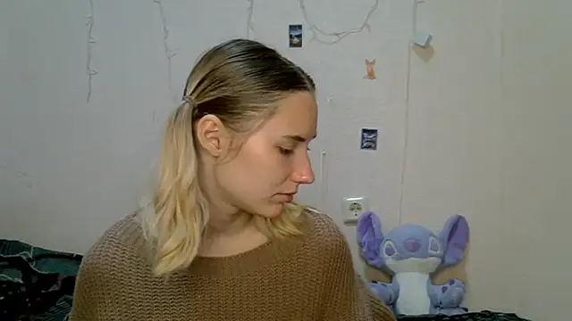  kikiclark   online show from 09-08-25, 08:19