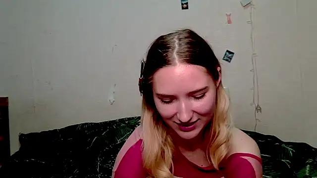  kikiclark   online show from 10-16-25, 08:54