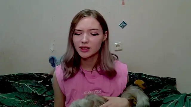  kikiclark   online show from 10-19-25, 02:07