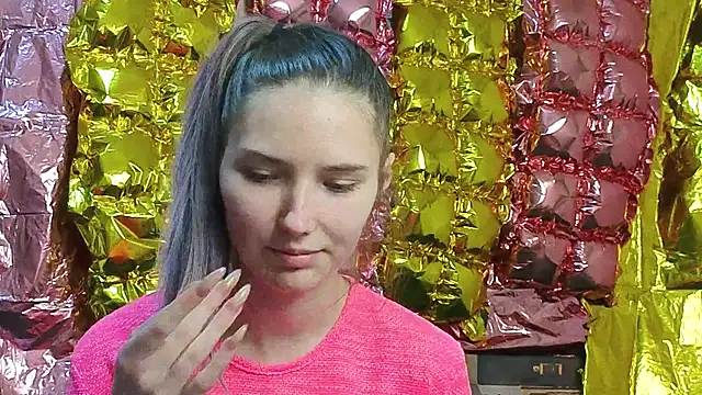  kikiclark   online show from 04-11-26, 08:13