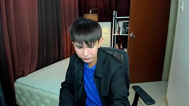 Snapshot of xxxhugecocktwinkxxx chatting on 10-13-25, 07:47 xxxhugecocktwinkxxx online show from 10-13-25, 07:47