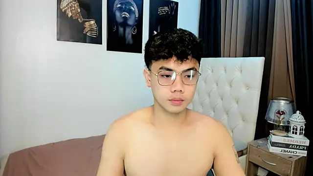 Snapshot of mightyhotcock chatting on 10-14-25, 05:25 mightyhotcock online show from 10-14-25, 05:25
