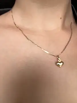 Snapshot of Juanita-Diaz chatting on 11-05-25, 08:31 Juanita-Diaz online show from 11-05-25, 08:31