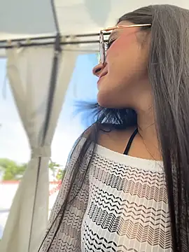 Snapshot of Juanita-Diaz chatting on 11-15-25, 08:38 Juanita-Diaz online show from 11-15-25, 08:38