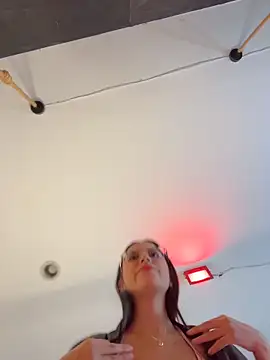 Snapshot of Juanita-Diaz chatting on 12-20-25, 08:27 Juanita-Diaz online show from 12-20-25, 08:27