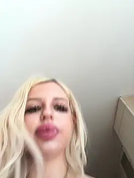 Snapshot of Steffi_Snowbunny chatting on 06-18-26, 01:15 Steffi Snowbunny online show from 06-18-26, 01:15
