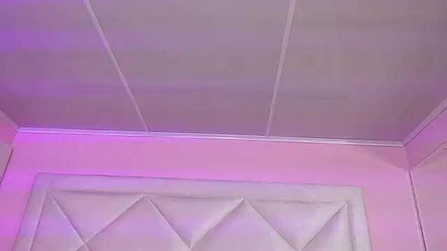 Miaa Smithh   online show from 10-25-25, 12:34