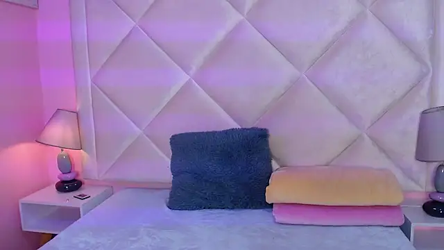 Miaa Smithh   online show from 10-29-25, 12:29