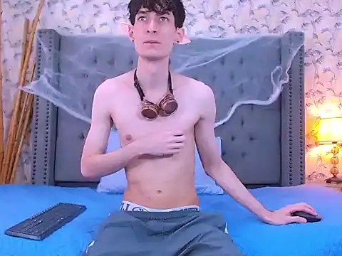 Luke Carter online show from 10-31-25, 01:12